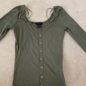 BRAND new green sleeve shirt